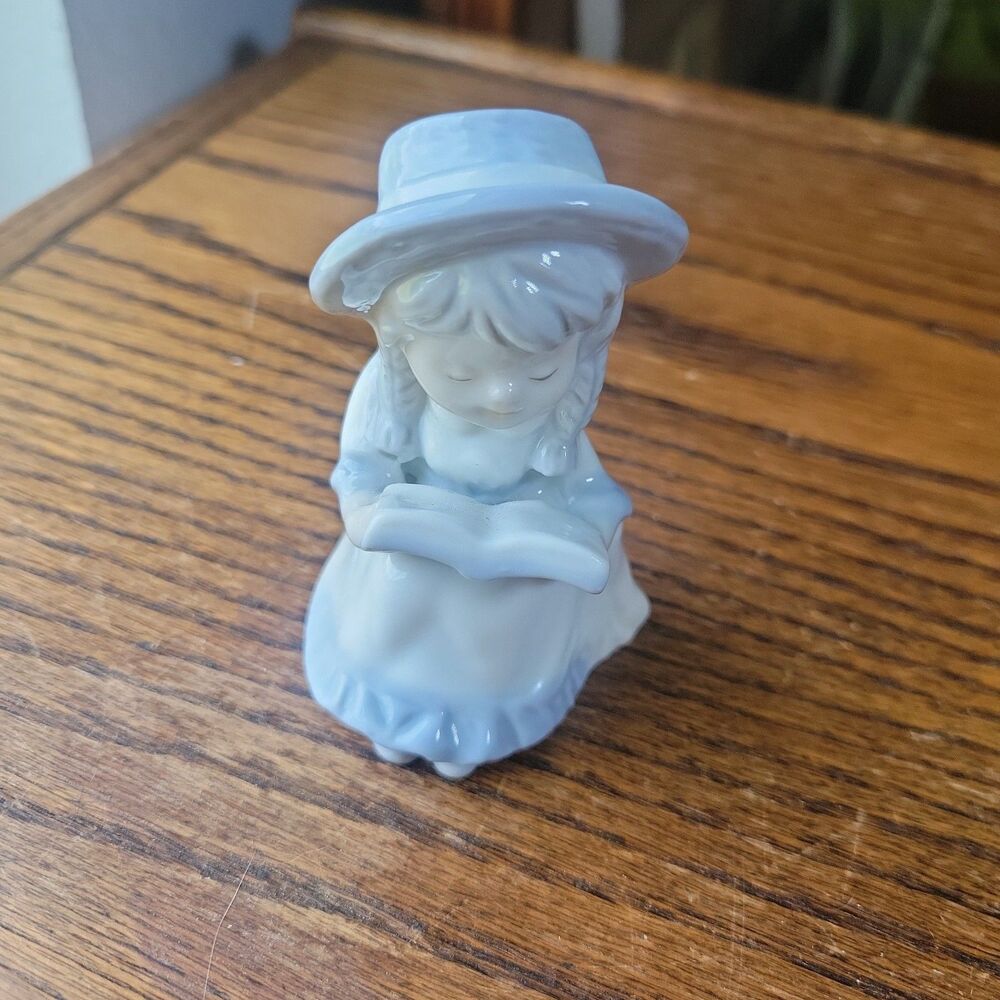 Vtg 70's Porcelian firgurine girl reading pale blue and white "Chelsea" Westland